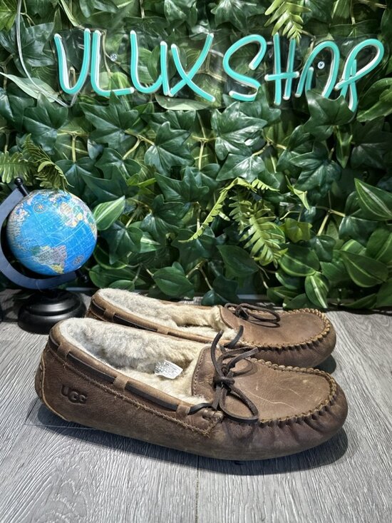 UGG Olsen Slippers Tan Leather House Shoes Moccasins 1112441 Men Size 7 W 8.5 - Picture 1 of 9